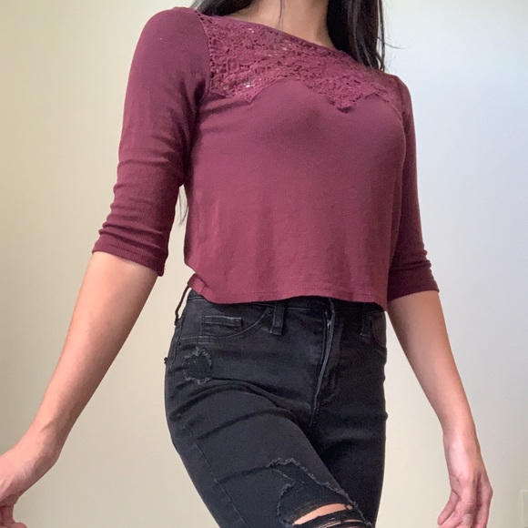 ¾ Sleeve Crop Top - Picture 2 of 3